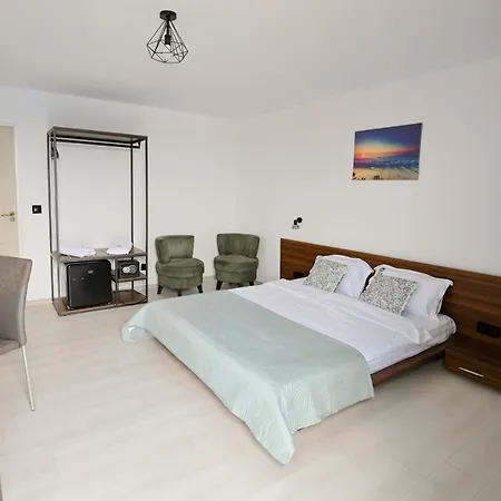 Medusa 招待所 旧瓦马